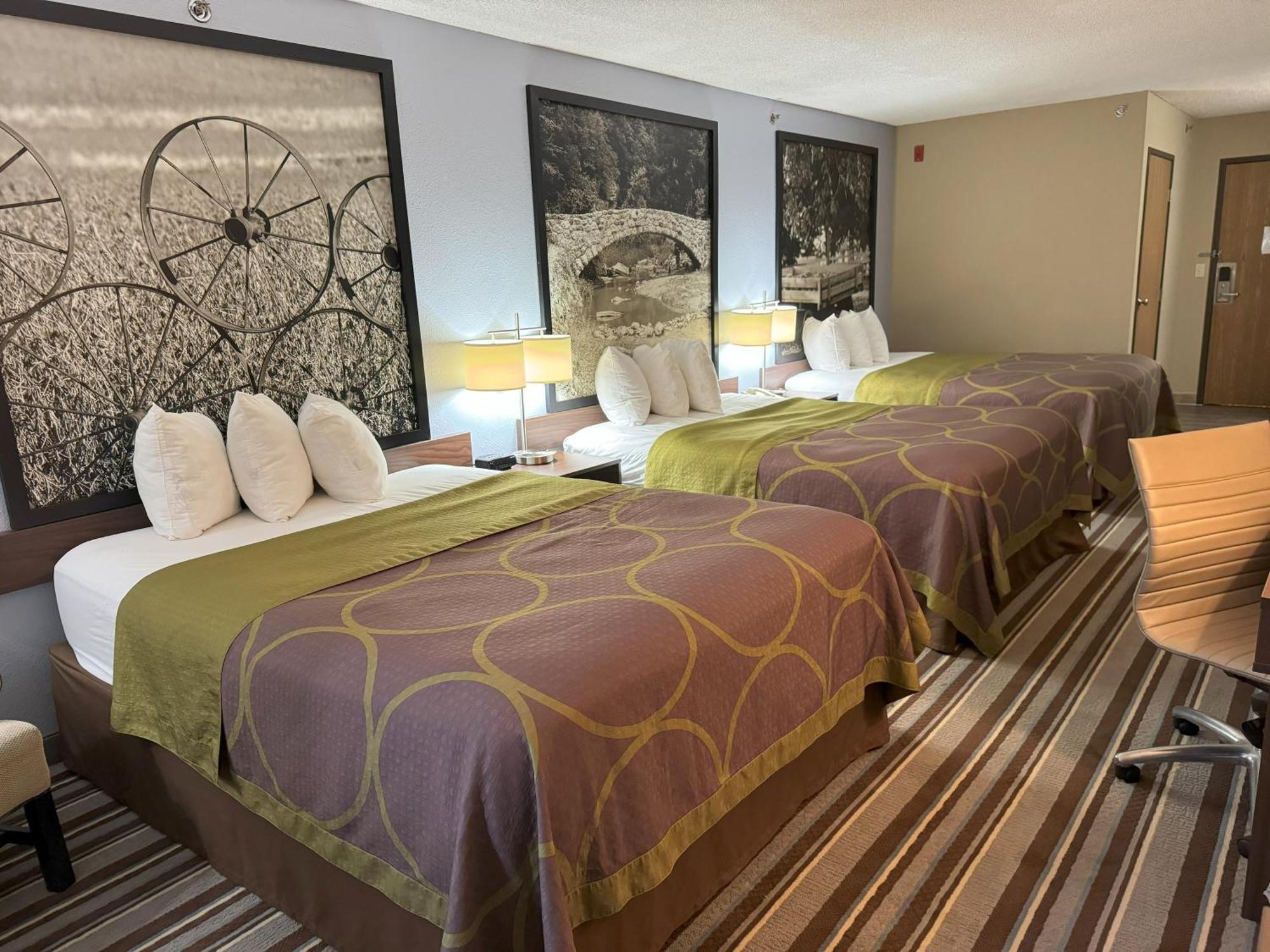 Hotel Super 8 By Wyndham Winfield-Quail Ridge Area Esterno foto